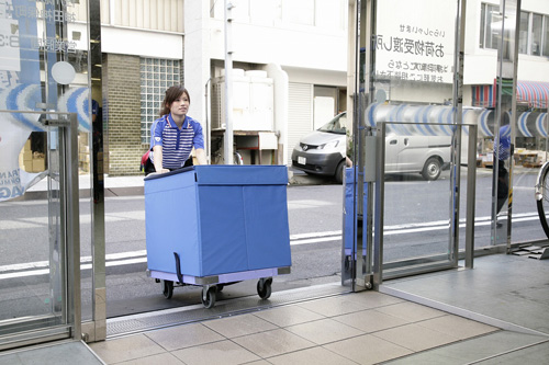 20121126sagawa2 - 佐川急便／CO2総排出量、2002年度比6％削減を達成