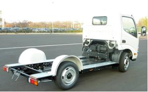 20130228hino2 - 日野自動車／超低床・前輪駆動の電動（EV）小型トラックを開発