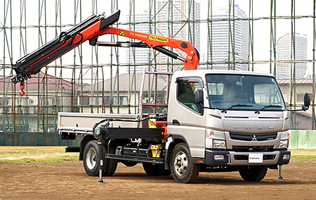 20130415fuso - 三菱ふそう／ナックルブームクレーンを架装ラインナップとして採用