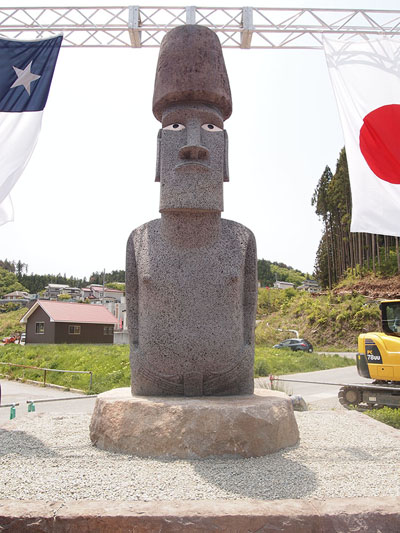 20130527NYKMOAI - 日本郵船／チリからモアイ像を南三陸町に無償輸送