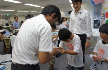 20130802hankyuh - 阪急阪神エクスプレス／社員の子供たち職場訪問