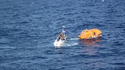 20140715kawasaki1 515x289 - 川崎汽船／インド洋で負傷したボートの乗組員1人を救助
