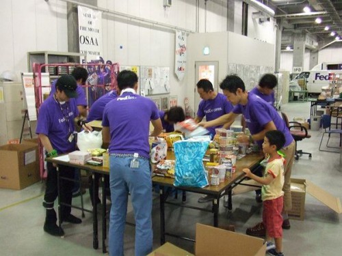 20141001fedex2 500x375 - フェデックス／社員がボランティア活動に参加