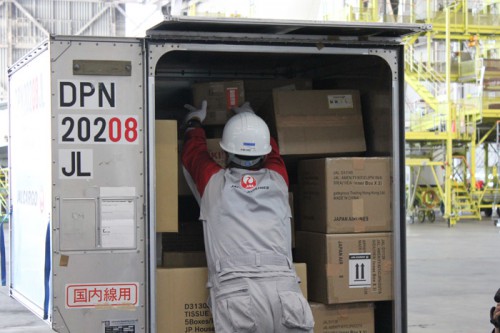 20141030jal3 500x333 - JAL／手荷物のハンドリングコンテスト、国内27空港から参加