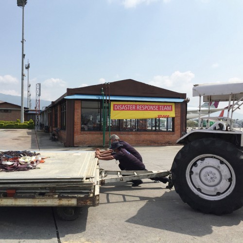 20150520dhl2 500x500 - DHL／ネパール「災害対策チーム」派遣、5月末まで延長