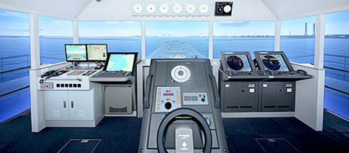 20150706mol 500x219 - 商船三井／操船シミュレータによる船長模擬体験イベントを開催