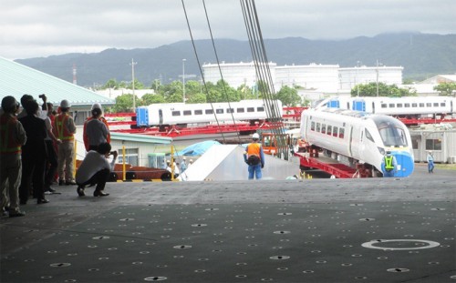 20150723kawasaki2 500x311 - 川崎汽船／英国向け鉄道車両、RORO船で徳山下松港初出荷