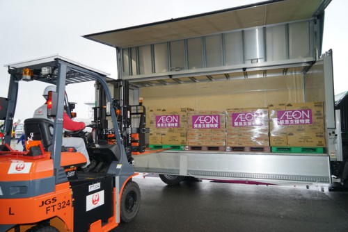 20160307jalaeon2 500x334 - JAL、イオン／羽田空港で緊急支援物資輸送を演習