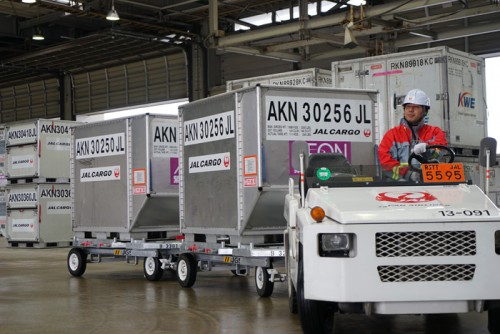 20160307jalaeon8 500x334 - JAL、イオン／羽田空港で緊急支援物資輸送を演習