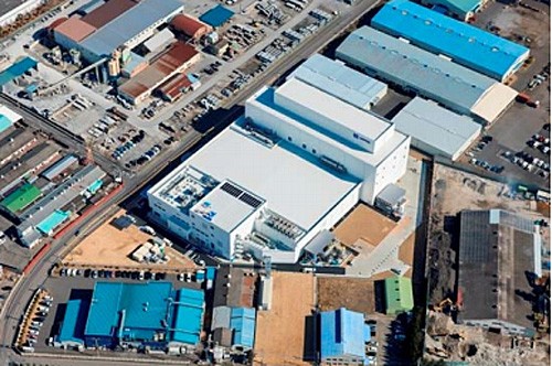 20160307nipro 500x332 - ニプロ／群馬県館林市に約2万m2の新工場竣工、自動ラック倉庫導入