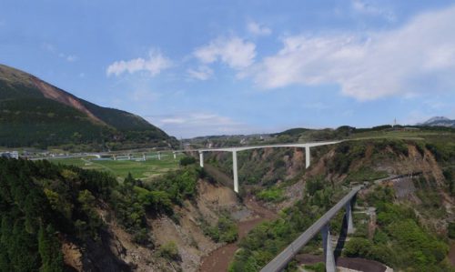20160729kumamoto 500x299 - 熊本地震で崩落した阿蘇大橋／架け替え、ラーメン箱桁橋に決定