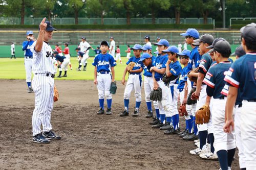 20160829nittsu33 500x333 - 侍ジャパン・日通／さいたま市内の小学生98名に野球教室