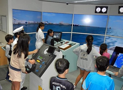20161018kawasaki2 500x364 - 川崎汽船／小学生500名、コンテナ船・LNG船などを見学