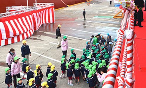 20161116mol23 500x303 - 商船三井／保育園児に海事教育