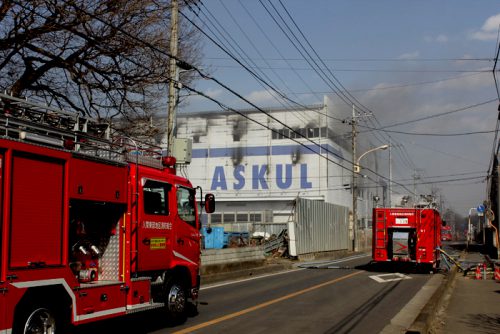 20170220askul1 500x334 - アスクル倉庫火災／2月20日午後2時現在、鎮火せず、臭いが周辺に充満