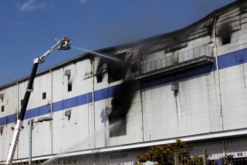 20170220askul5 500x334 - アスクル倉庫火災／2月20日午後2時現在、鎮火せず、臭いが周辺に充満