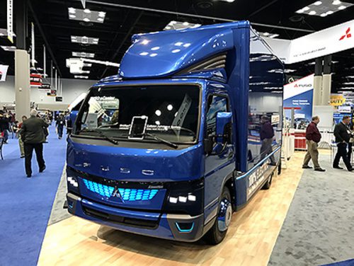 20170324fuso 500x376 - 三菱ふそう／米トラックショーで電気小型トラックを披露