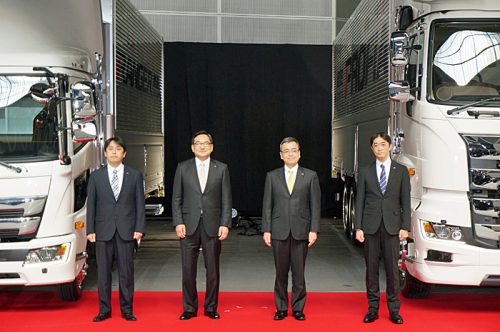 日野自動車 埼玉アリーナで新型日野プロフィアと新型日野レンジャー発表 物流ニュースのｌｎｅｗｓ