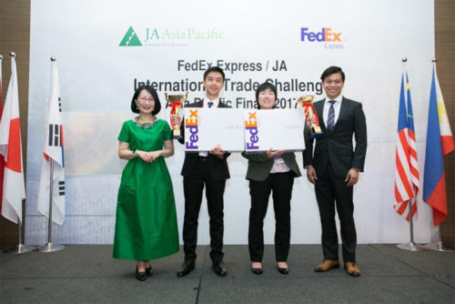 20170825fedex 500x334 - フェデックス／若い起業家を支援、アジア太平洋大会を開催