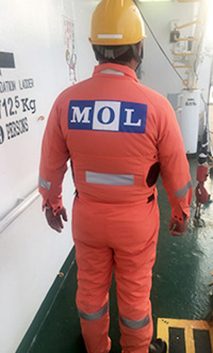 20180409mol - 商船三井／乗組員用クーリング作業着を試験導入