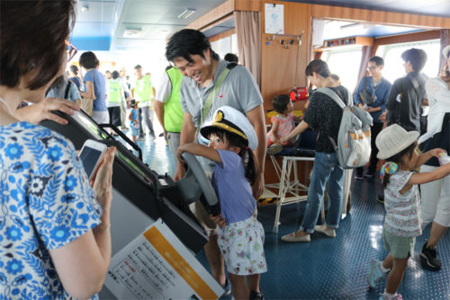 20180723nyk23 500x334 - 日本郵船／横浜「うみ博」で自動車船・タグボートを1300名が体感