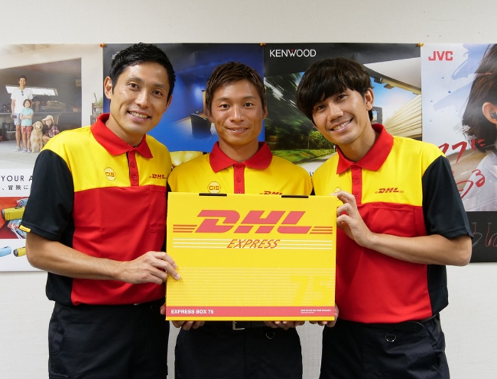 Dhlジャパン 浦和レッズの選手がお届け 物流ニュースのｌｎｅｗｓ