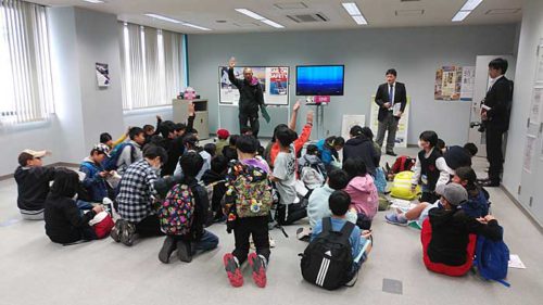 20181102nyk1 500x281 - 日本郵船／東京コンテナ・ターミナルで小学生120名招き見学会