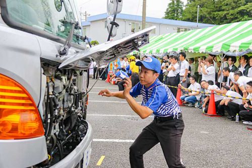 佐川急便/第27回ドライバーコンテスト開催 20190708sagawa3 500x334 - 佐川急便/第27回ドライバーコンテスト開催