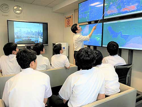 商船三井/中学校の職場体験プログラムに協力 20190723mol 500x375 - 商船三井/中学校の職場体験プログラムに協力