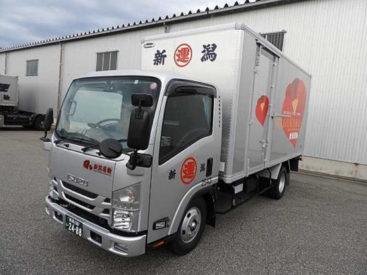 新潟運輸/新潟・新発田支店に女性ドライバー専用車両導入 20191108nigata1 520x390 - 新潟運輸/新潟・新発田支店に女性ドライバー専用車両導入