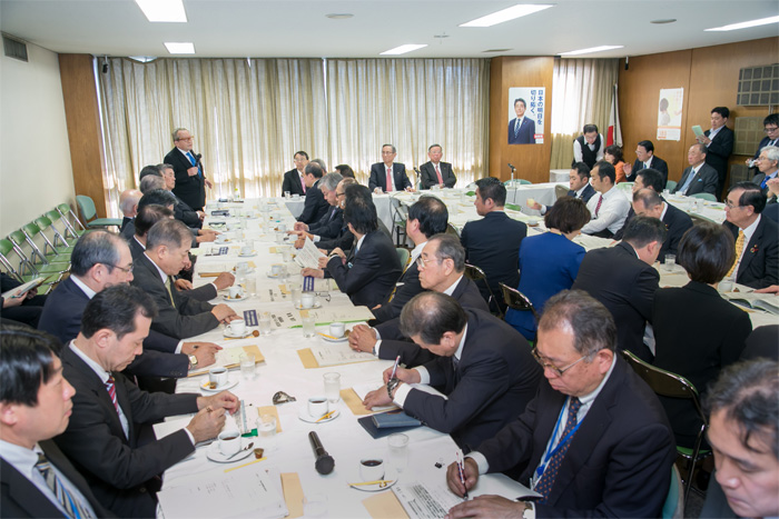 全ト協/自民党トラック輸送振興議員連盟に最重点要望事項を説明 20191115zentokyo - 全ト協/自民党トラック輸送振興議員連盟に最重点要望事項を説明