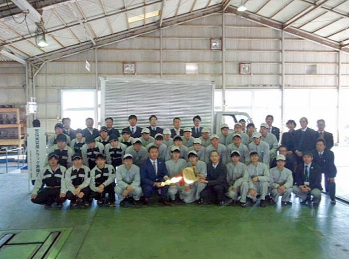 全ト協/ 都城東高等学校への整備実習用トラック寄贈 20191209zentokyo2 - 全ト協/ 都城東高等学校への整備実習用トラック寄贈
