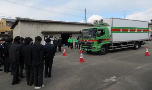 20210219fukutsu1 520x308 - 福山通運ほか／岡山県の高等支援学校でトラックの交通安全教室