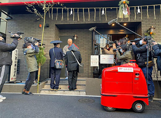 20220113zmp2 520x384 - ZMP／無人宅配ロボが公道走行し年賀状配達