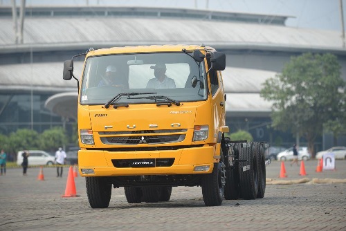 0330mftb2 - 三菱ふそう／インドネシアでユーロ4準拠の小型・中型トラック販売
