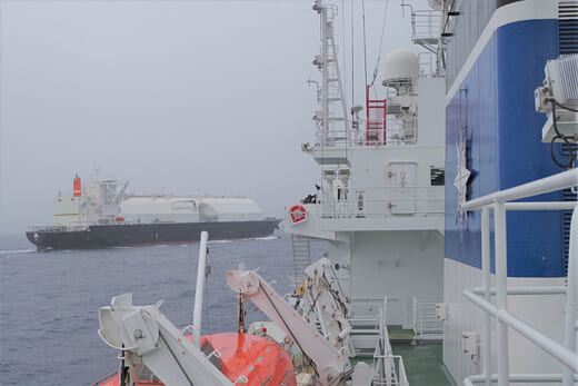 20220520mol 520x347 - 商船三井／LNG船で官民連携による海賊対処訓練を実施
