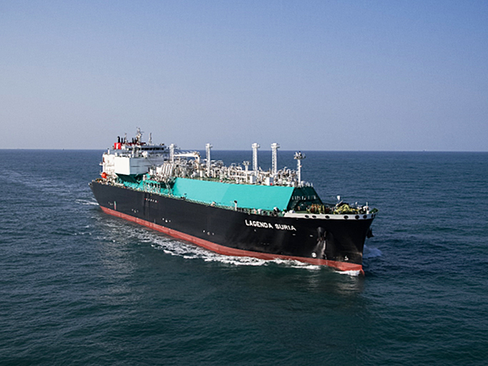 20220526kline - 川崎汽船／ペトロナス向け新造LNG船「LAGENDA SURIA」竣工