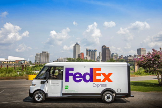 20220539Fedex 520x347 - フェデックス／ジェット燃料30％代替、配送車両100％電動化へ