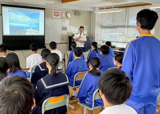 20221019mol 520x372 - 商船三井／中学生のキャリア学習に協力、航海士が出張授業