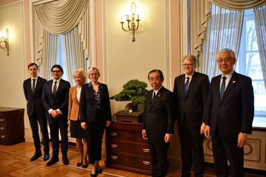 20221125fukuyama2 520x346 - 福山通運／リトアニア訪問で首相と友好交流発展で面談