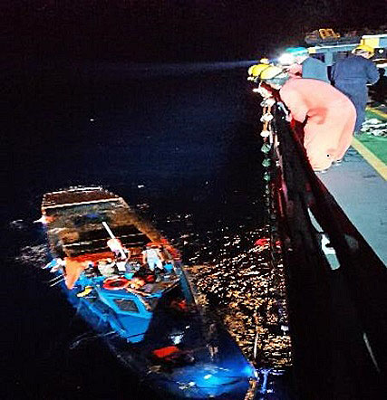 20221129nyk - 日本郵船／石炭専用船がフィリピン沖で遭難者7名を救助