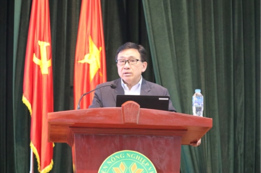 IMG 7159 2 520x346 - 郵船ロジ／ベトナム国立農業大学で食品SCMに関する講義