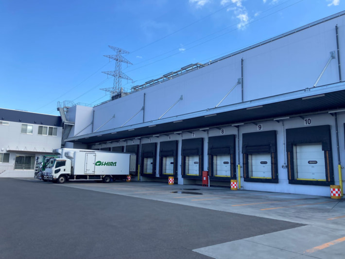 20240408familymart1 710x533 - ファミマとローソン／両社間初の共同輸送を東北地方で開始