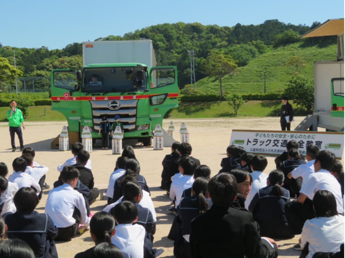 20240515fukutsu2 710x531 - 福山通運／島根県浜田市の中学校で交通安全教室