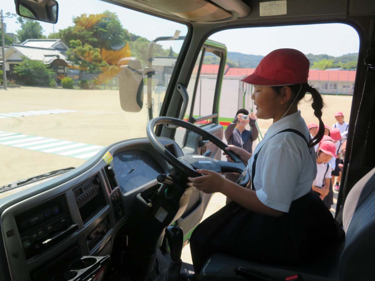 20240614fukutsu2 - 福山通運／福山市立金江小学校で交通安全教室