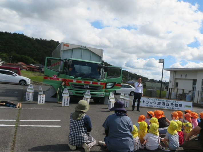 20240920fukuyamatsuun01 710x532 - 福山通運／三原市の市立認定こども園で交通安全教室