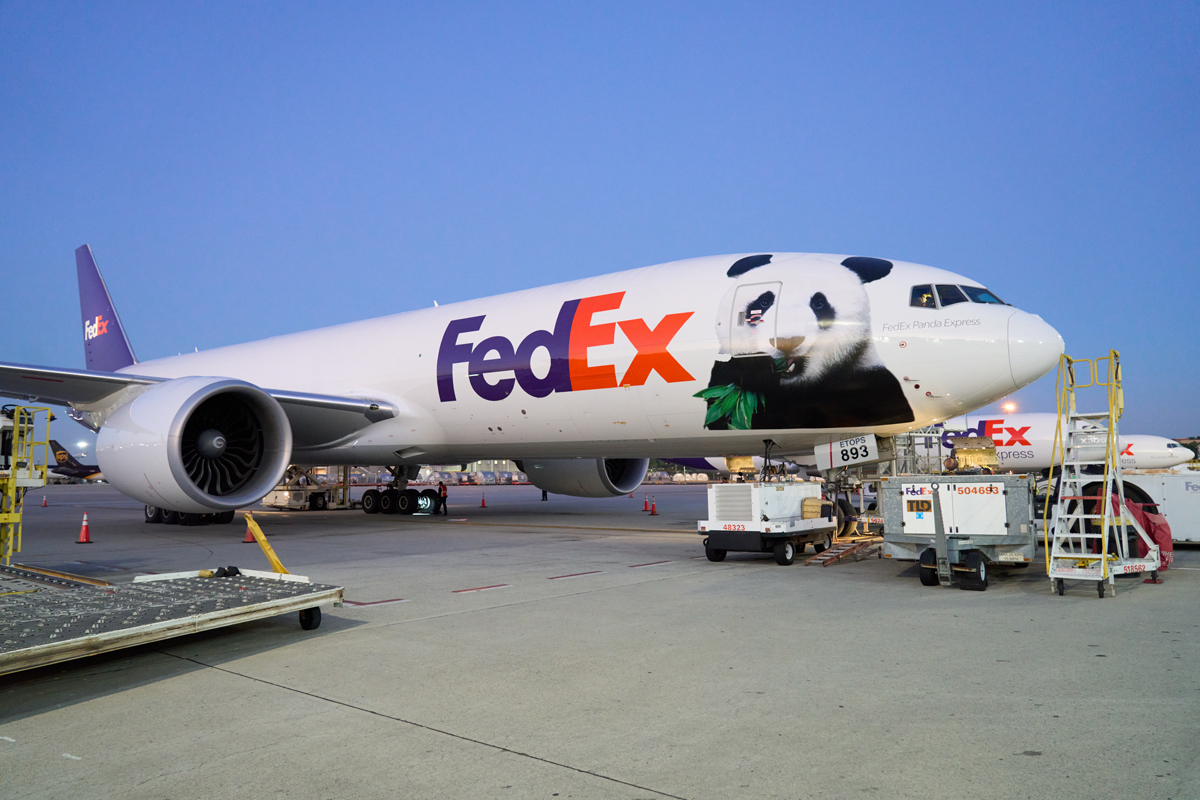 フェデックス／ジャイアントパンダ6頭を米中往復輸送 ─ 物流