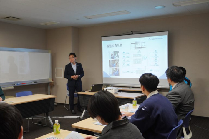 20241114Asahilogi01 710x473 - アサヒロジスティクス／松戸共配センターで大東文化大学ゼミ生に見学会