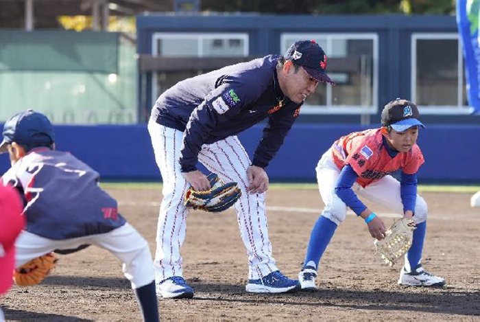 NXHD／子どもたちへ野球教室、井端監督と吉見投手コーチも参加