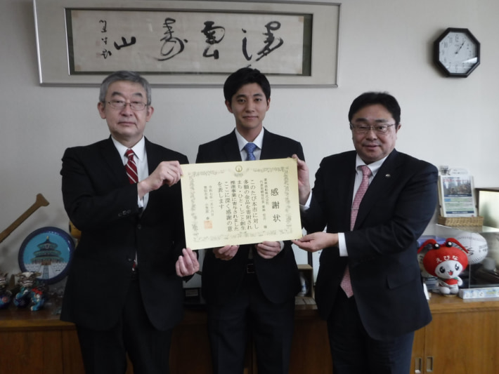 20250117kuribayashishosen01 710x533 - 栗林商船／北海道登別市に500万円の寄付 企業版ふるさと納税で